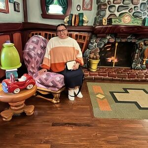 Meet your Posher, Alexis